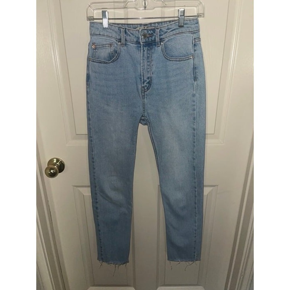 DENIM CO. light wash denim size‎ 6 jeans frayed